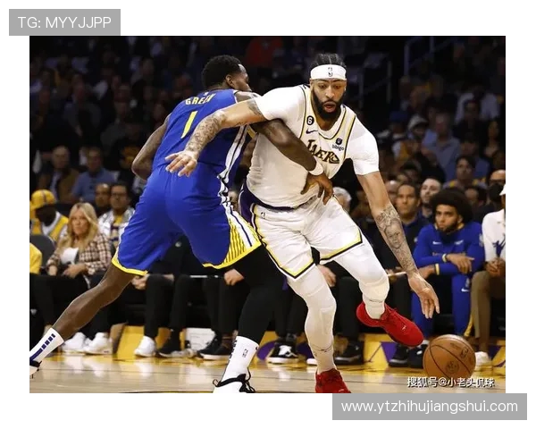 莱昂纳德半场表现平平次节带队追分砍下10分3篮板助攻湖人扭转局势